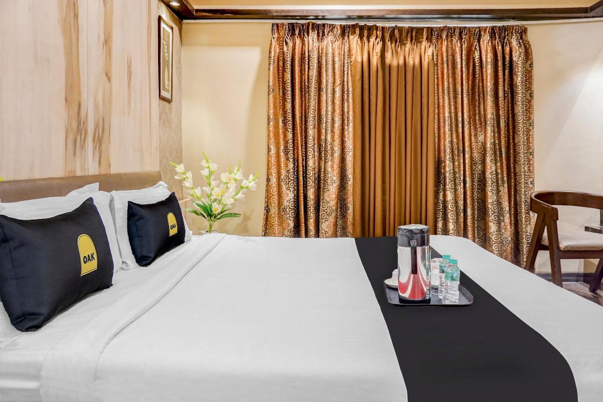 Hotel Hight Krone A Family Hotel Near Igi Airport Delhi Neu-Delhi Exterior foto